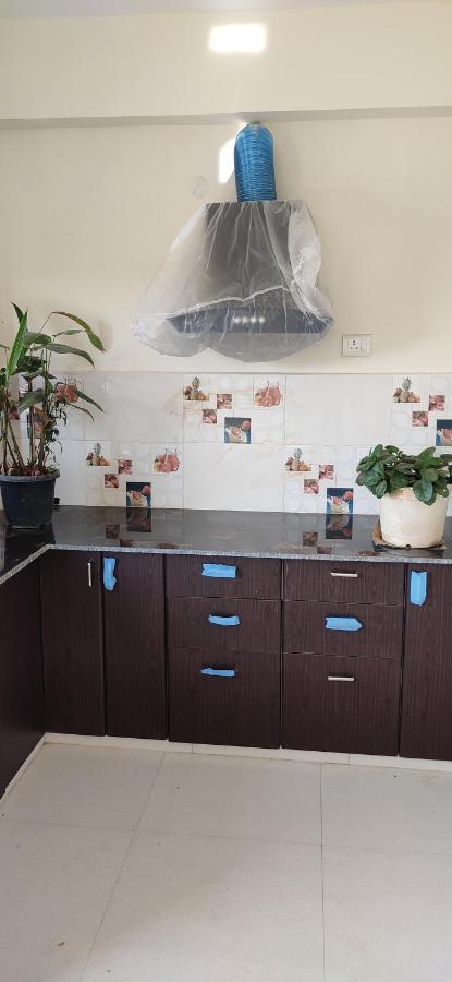 ג'אבלפור Love & Peace Apartment מראה חיצוני תמונה