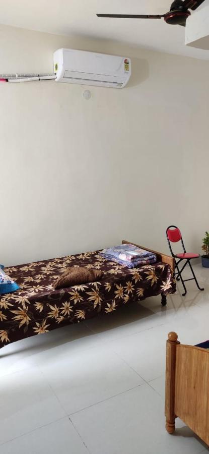 ג'אבלפור Love & Peace Apartment מראה חיצוני תמונה