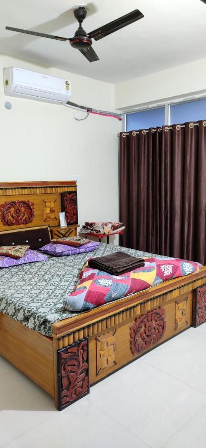 ג'אבלפור Love & Peace Apartment מראה חיצוני תמונה